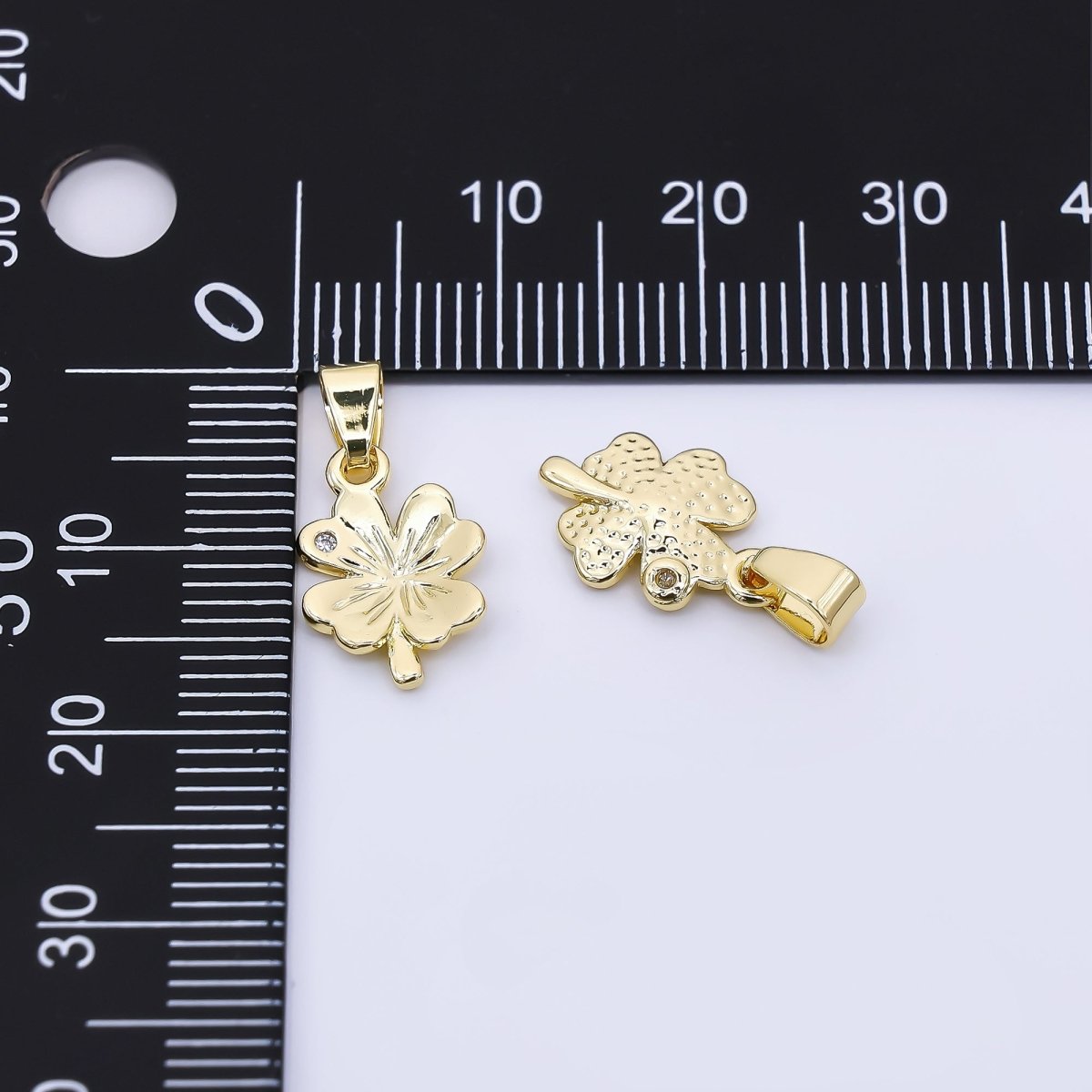 24K Gold Filled 13mm Round CZ Lucky Clover Leaves Pendant | AH - 533 - DLUXCA