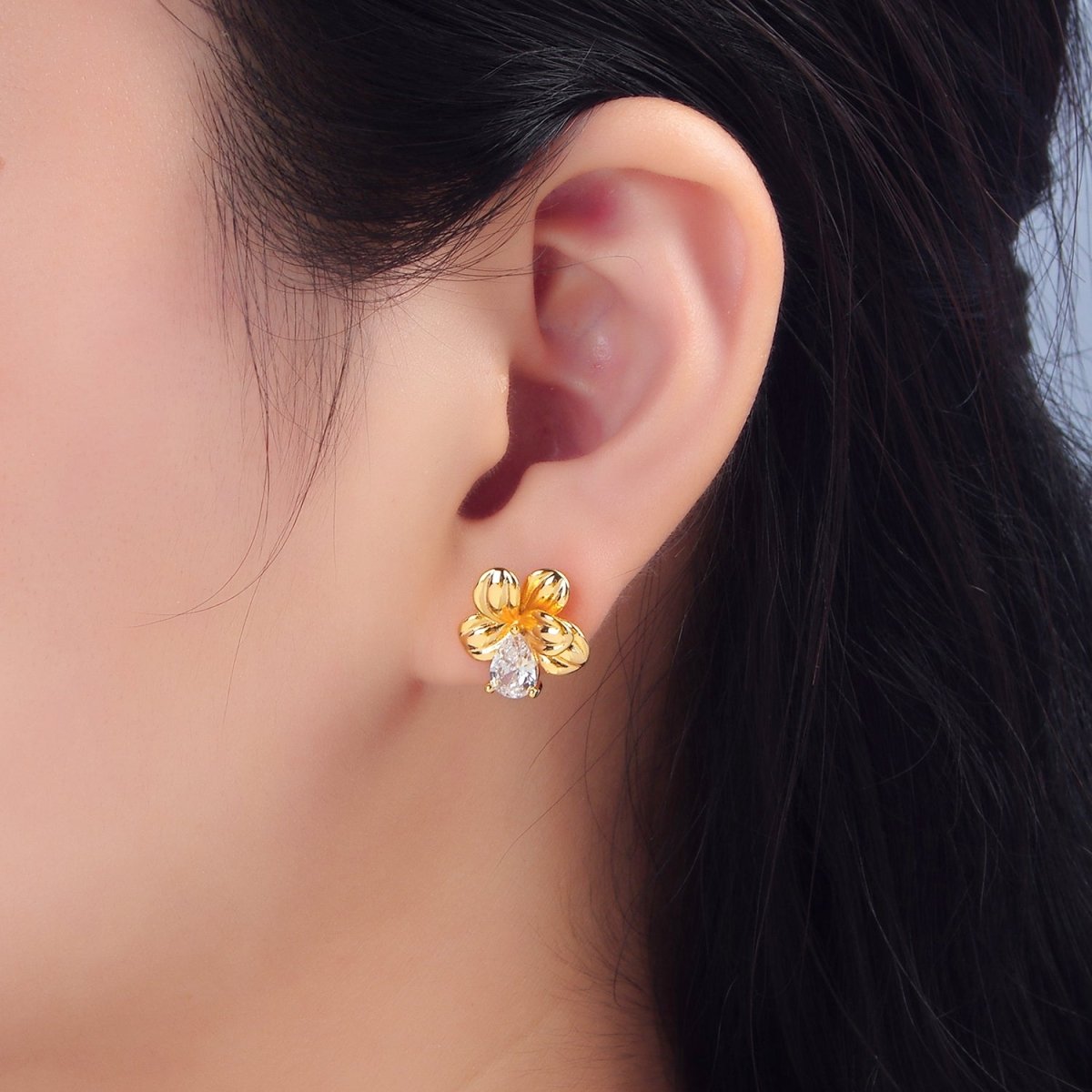 24K Gold Filled 14mm Clear CZ Teardrop Petal Flower Stud Earrings | P112 - DLUXCA