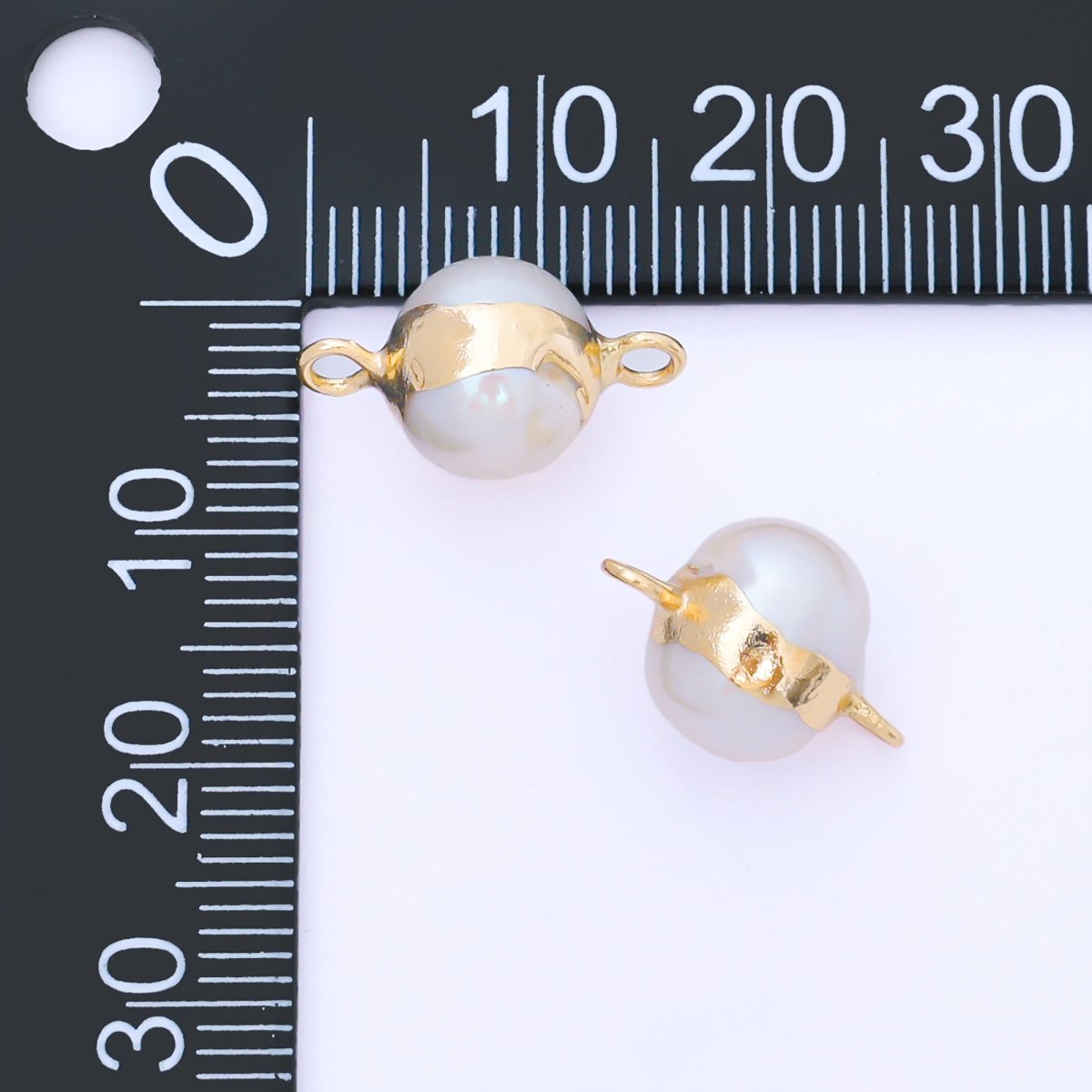 24K Gold Filled 15mm Dainty Round Shell Pearl Charm Connector | AF582 - DLUXCA