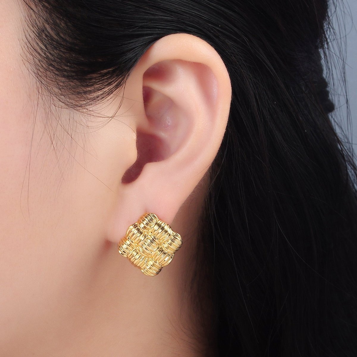 24K Gold Filled 15mm Ribbed Weave Square Stud Earrings | AD657 - DLUXCA