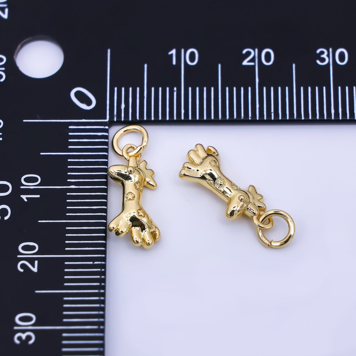 24K Gold Filled 15mm Wildlife Giraffe Animal Charm | AH - 549 - DLUXCA