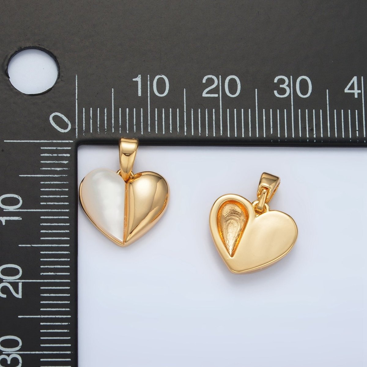 24K Gold Filled 16mm Shell Pearl Heart Pendant | AA1517 - DLUXCA