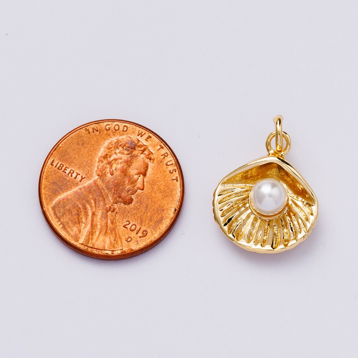 24K Gold Filled 16mm Shell Pearl Scallop Clam Sea Charm | CHARMS - 00448 - DLUXCA