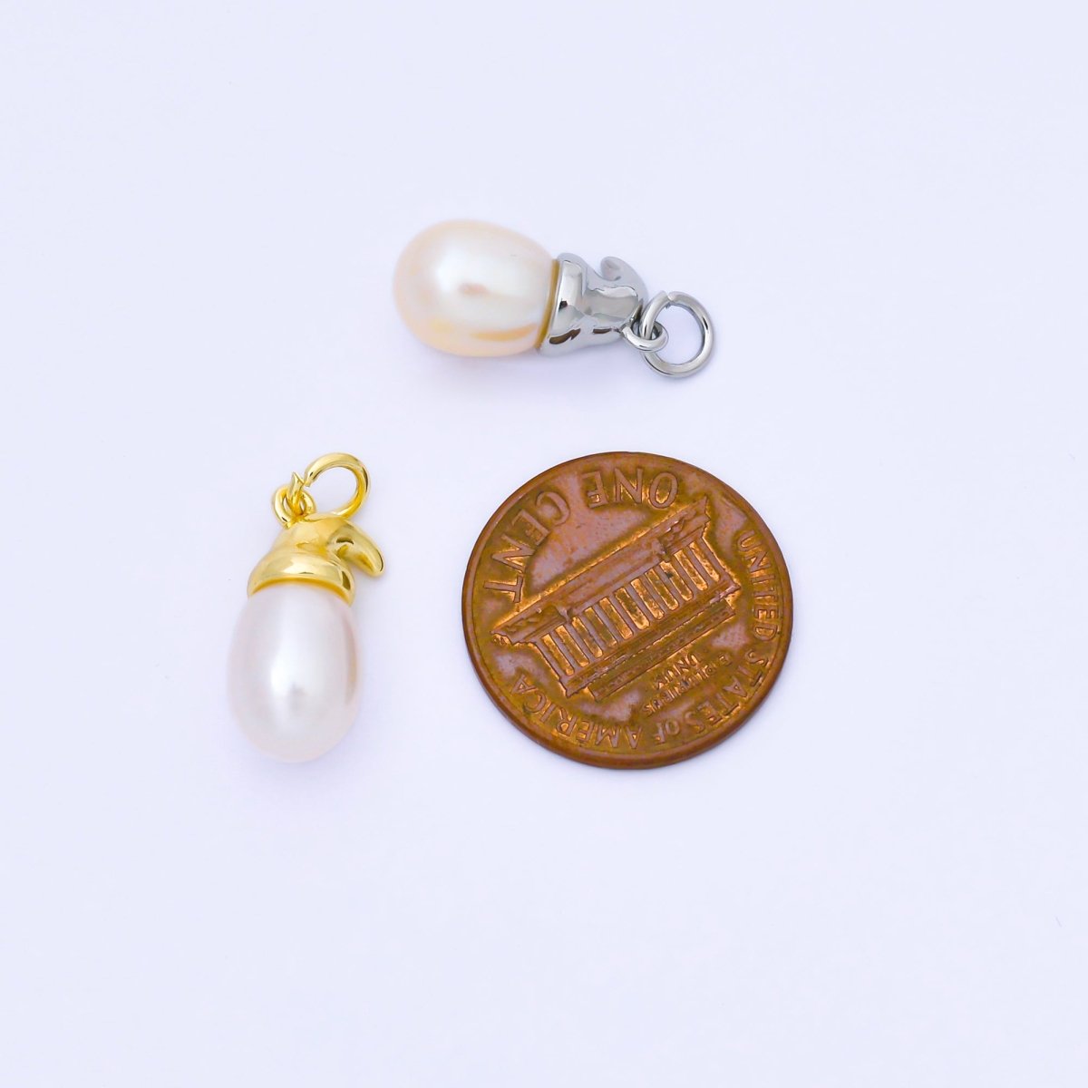 24K Gold Filled 17.5mm White Shell Pearl Oval Bezel Charm in Gold & Silver | AF590 - DLUXCA
