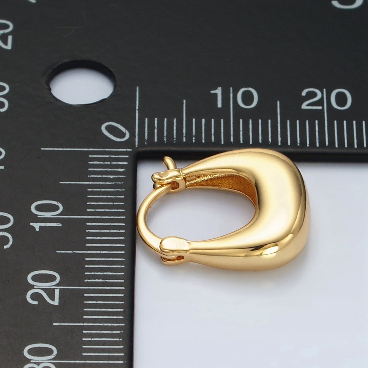 24K Gold Filled 18mm Dome Square Latch Hoop Earrings | T211 - DLUXCA