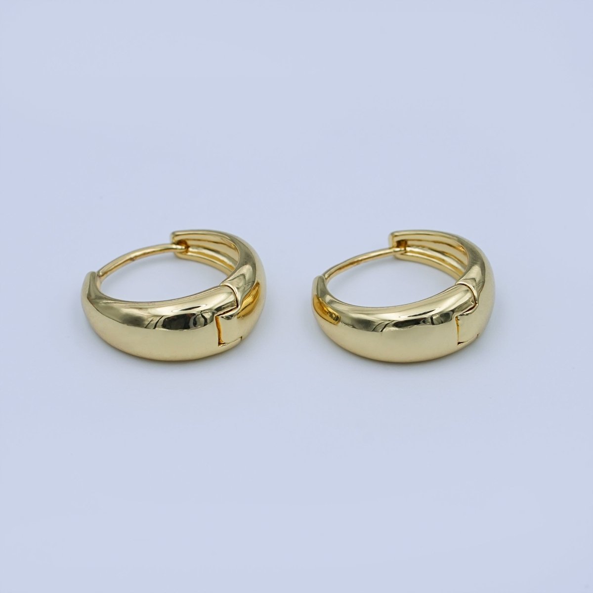 24K Gold Filled 18mm Minimalist Huggie Hoop Earrings in Gold & Silver | T021 T026 - DLUXCA
