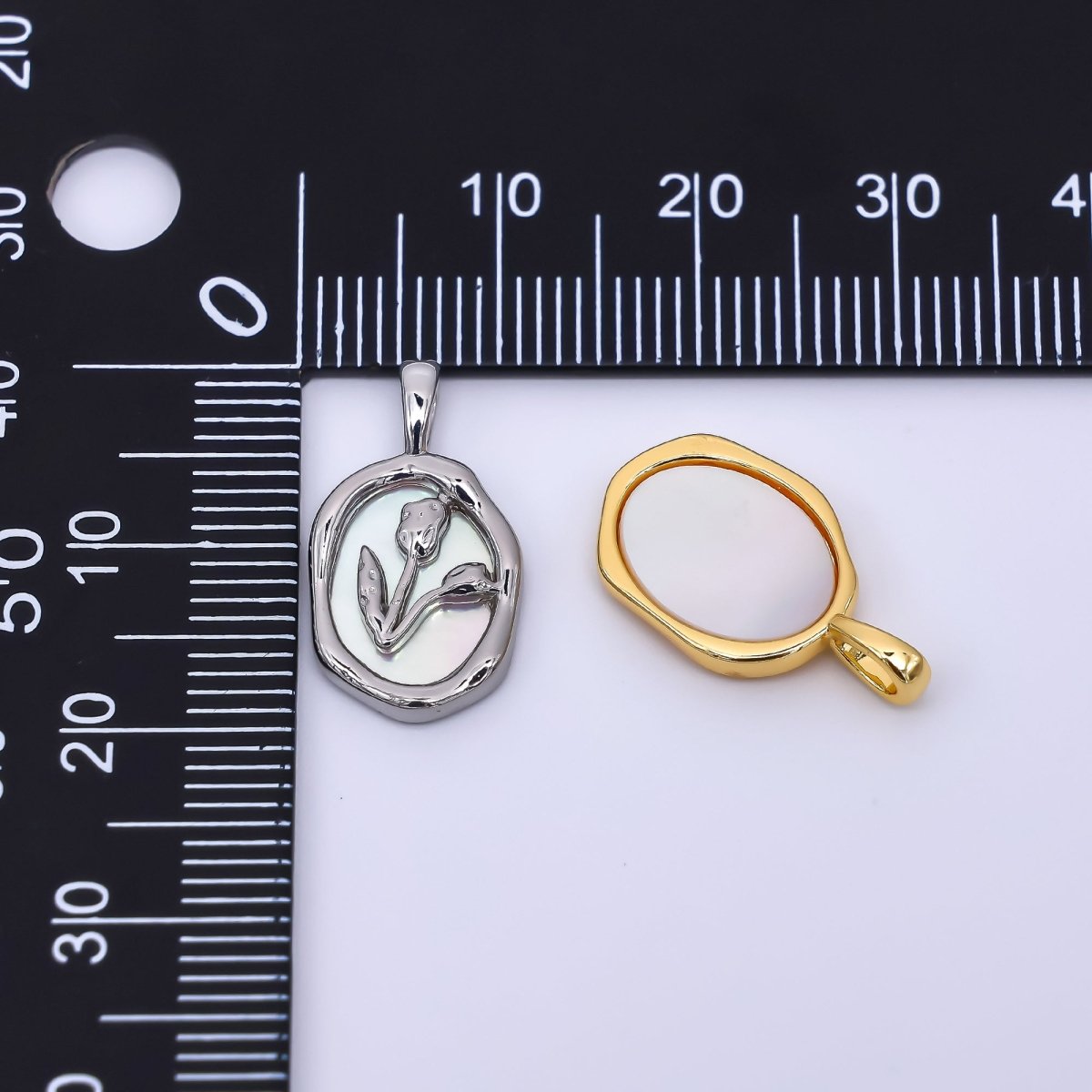 24K Gold Filled 19mm Mother of Pearl Display of Flower Pendant | AH - 463 - DLUXCA