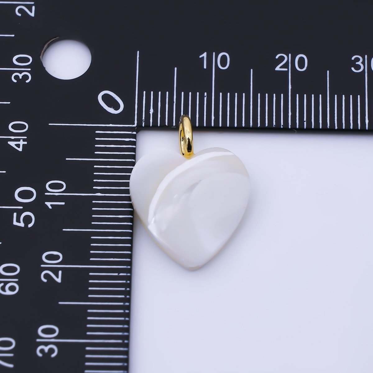 24K Gold Filled 20.7mm White Shell Pearl Heart Pendant | P1948 - DLUXCA