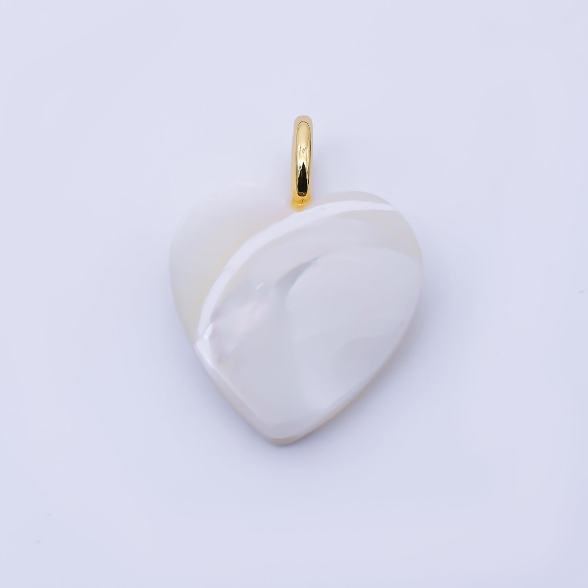 24K Gold Filled 20.7mm White Shell Pearl Heart Pendant | P1948 - DLUXCA