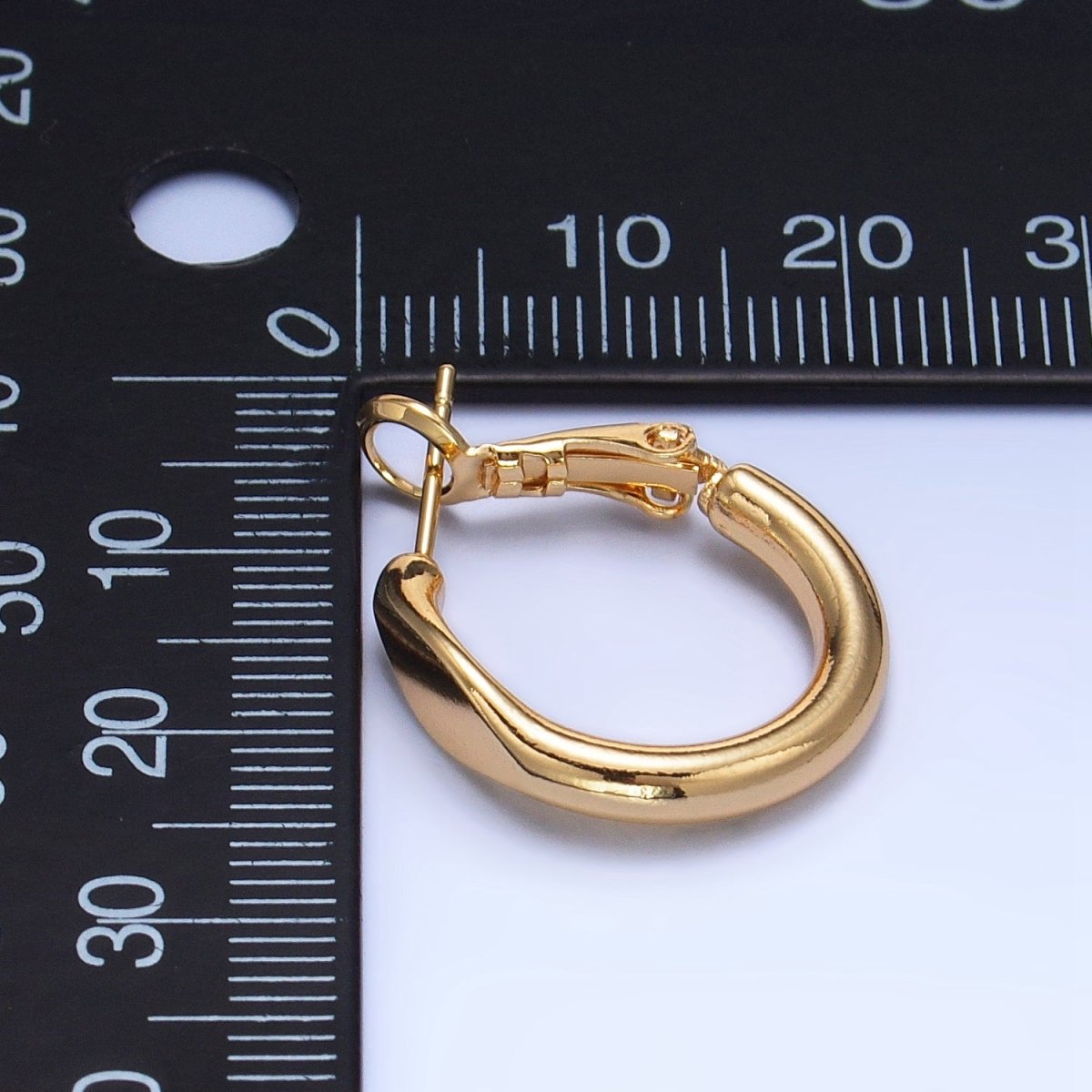 24K Gold Filled 20mm Flat Edged Minimalist Hinge Hoop Earrings | P232 - DLUXCA