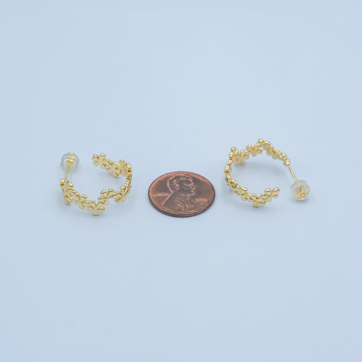 24K Gold Filled 20mm Flower C - Shaped Hoop Earrings | AI436 - DLUXCA