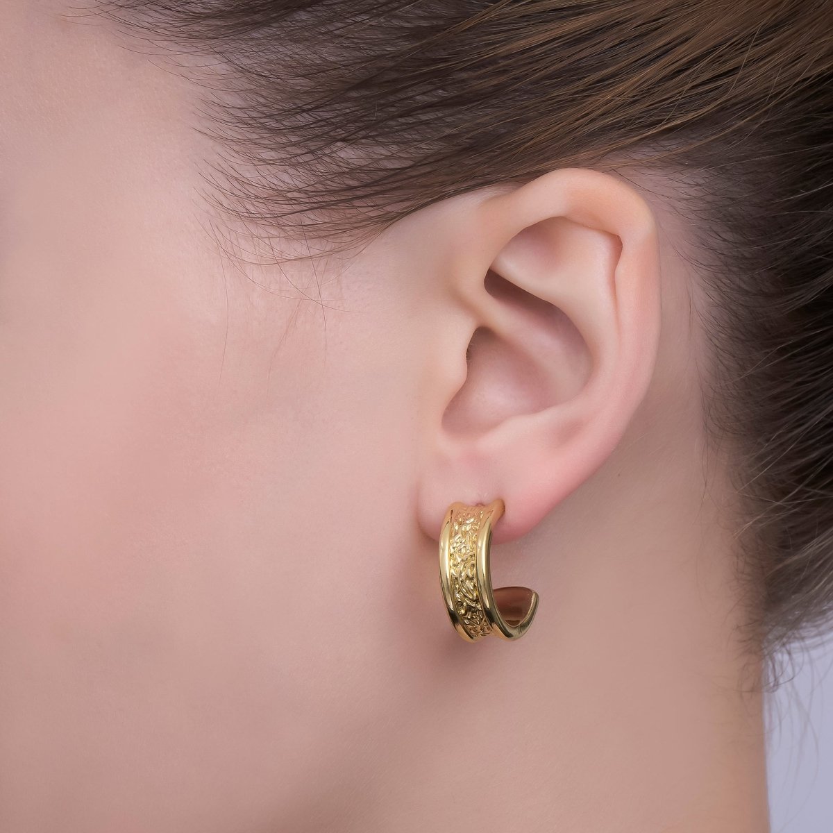 24K Gold Filled 20mm Molten C - Shaped Hoop Earrings | AI457 - DLUXCA