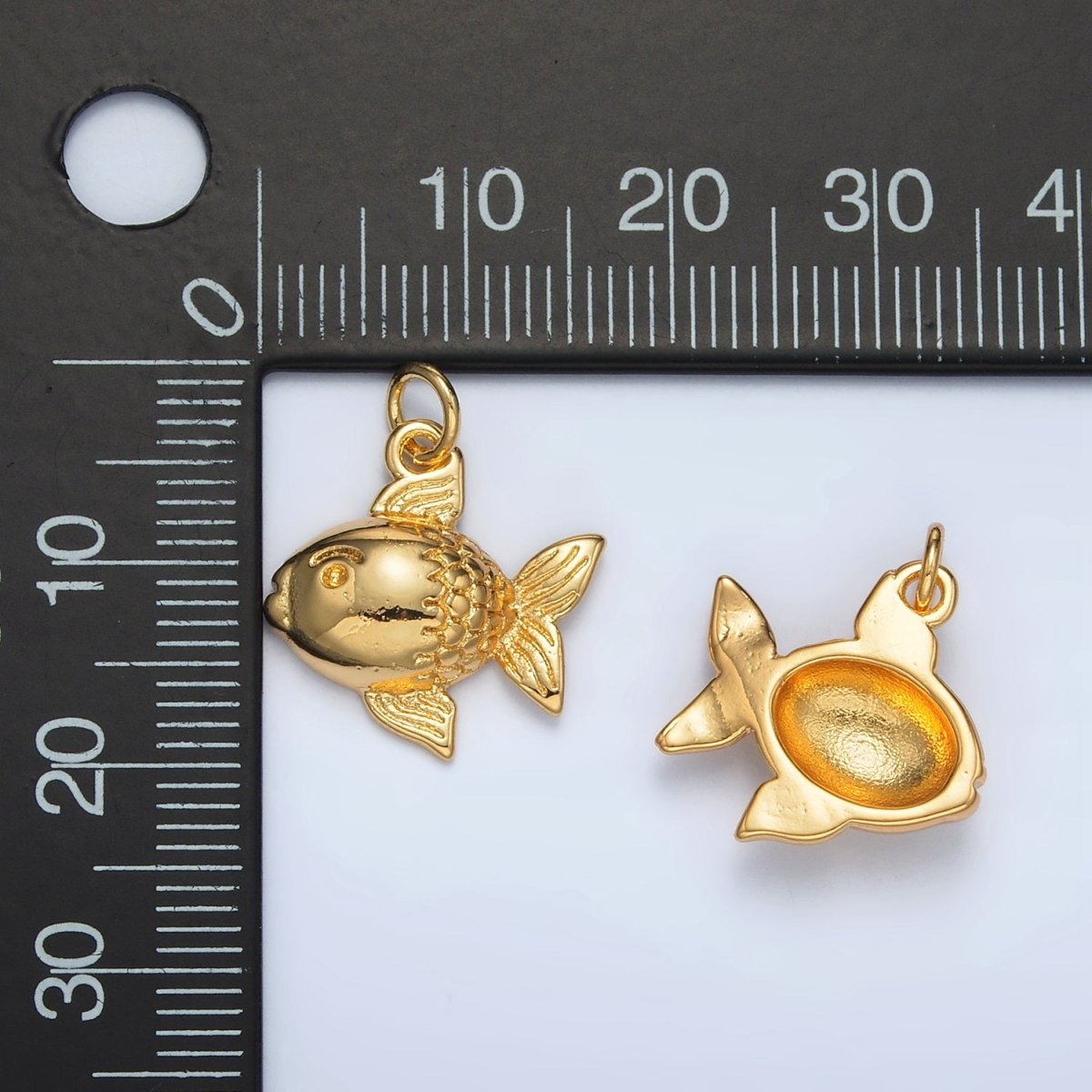 24K Gold Filled 20mm Textured Gold Fish Animal Charm | AG926 - DLUXCA