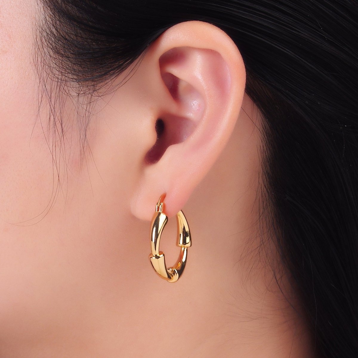 24K Gold Filled 25mm Geometric Band Latch Hoop Earrings | AB1469 - DLUXCA