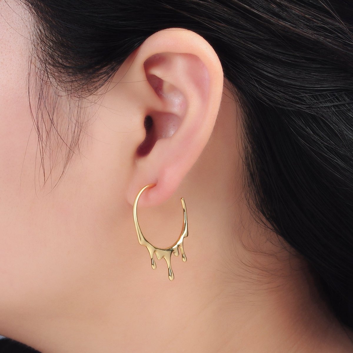 24K Gold Filled 25mm Molten Drip Minimalist C - Shaped Hoop Earrings | Q460 - DLUXCA