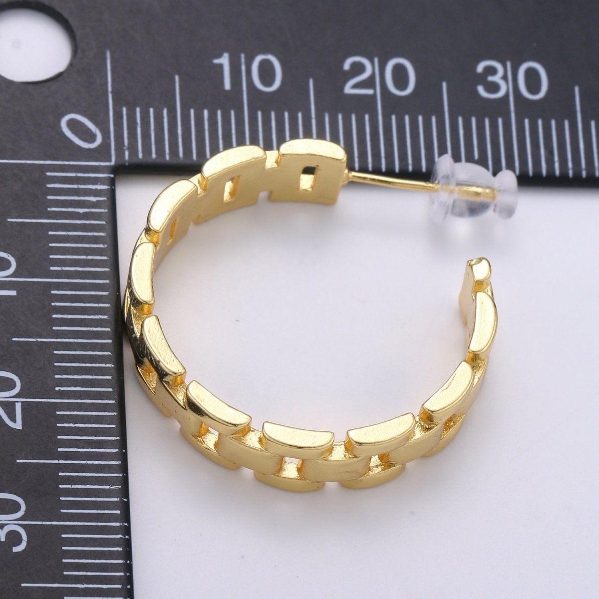 24K Gold Filled 26mm Panther Chain Link C - Shaped Hoop Earrings | Q406 - DLUXCA