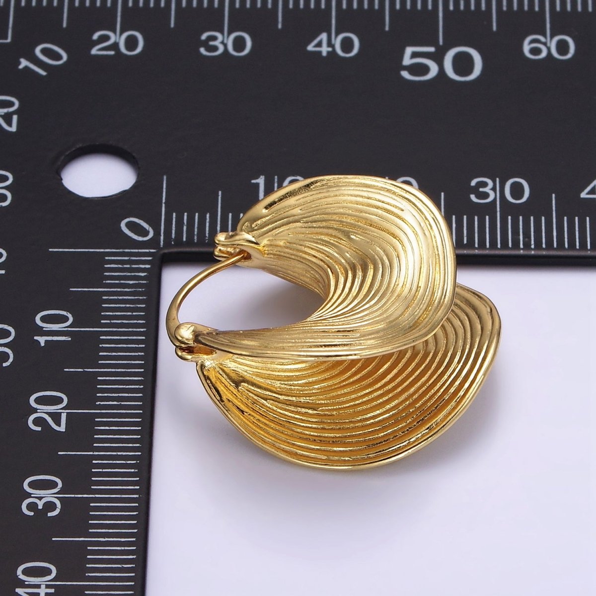 24K Gold Filled 30mm Line - Textured Curved Latch Hoop Earrings | P523 - DLUXCA