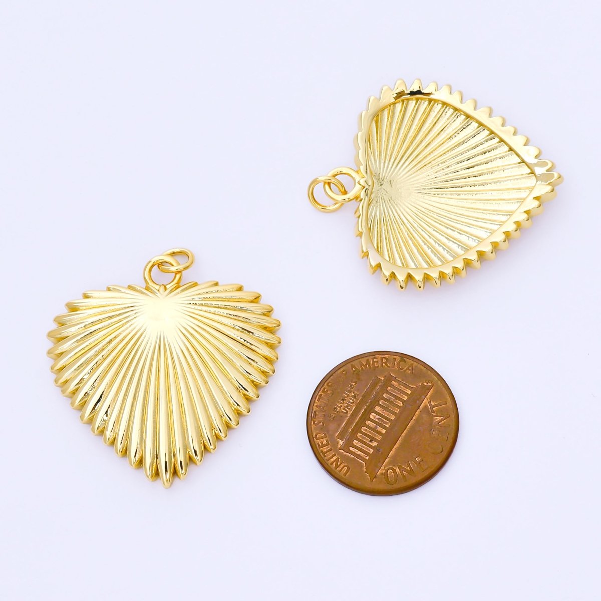 24K Gold Filled 31mm Sunburst Love Heart Chunky Charm | AF1511 - DLUXCA