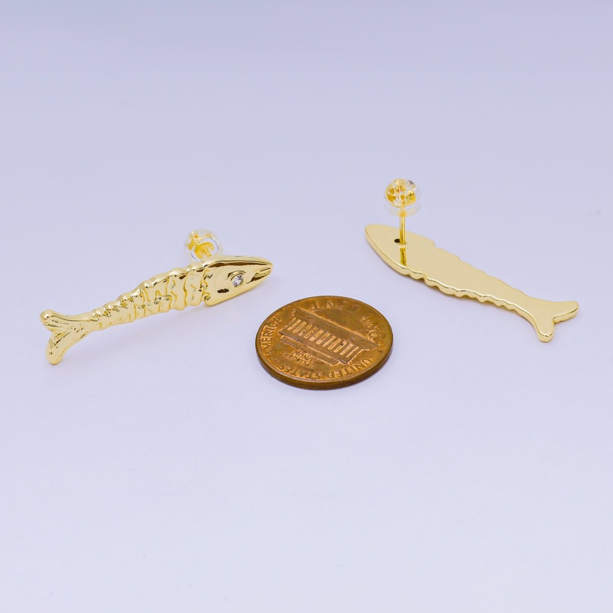 24K Gold Filled 35mm Clear CZ Hammered Fish Stud Earrings | AI549 - DLUXCA