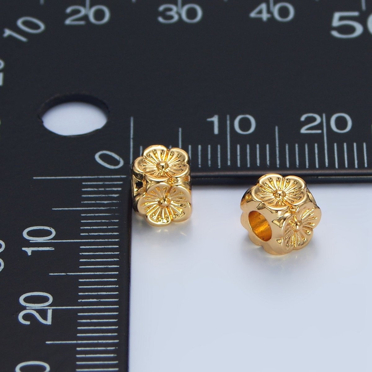 24K Gold Filled 6mm Hibiscus Flower Bead | B586 - DLUXCA