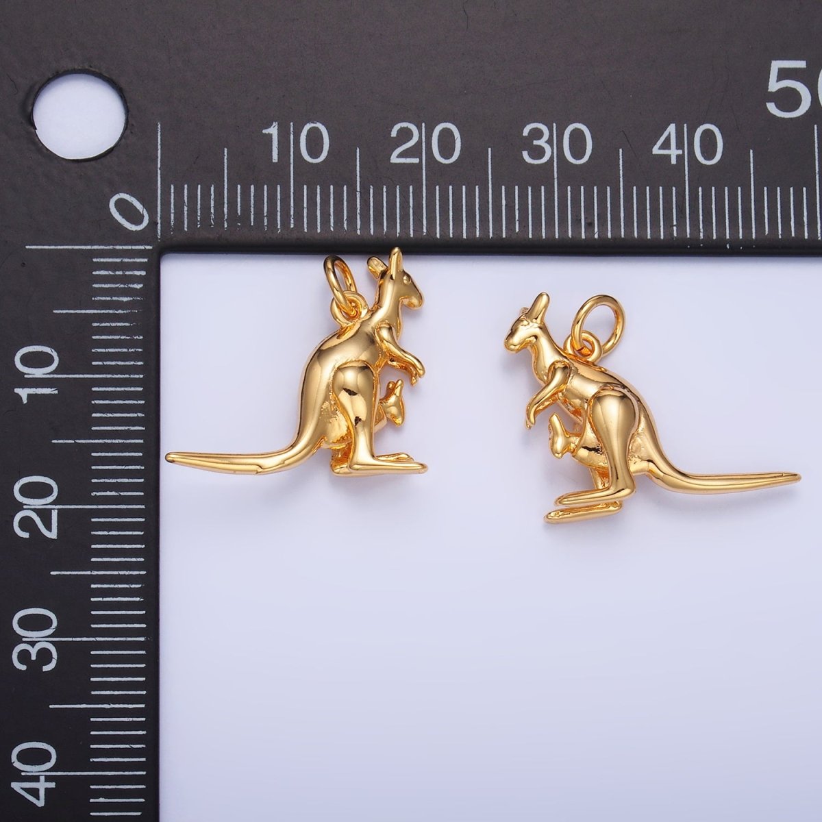 24K Gold Filled Australian Kangaroo Animal 3D Multidimensional Charm | W391 - DLUXCA