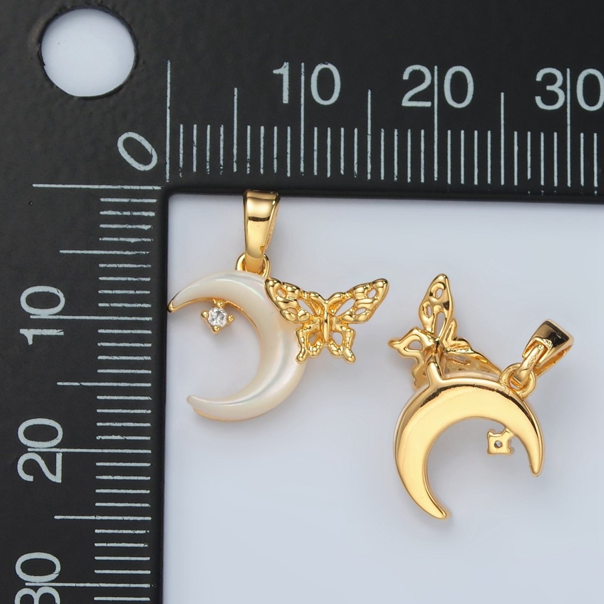 24K Gold Filled Butterfly Celestial Crescent Moon Shell Pearl Pendant | H691 - DLUXCA