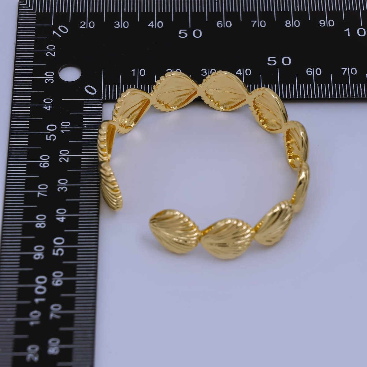 24K Gold Filled Clam Sea Shell Bangle Cuff Bracelet | WA - 3250 - DLUXCA
