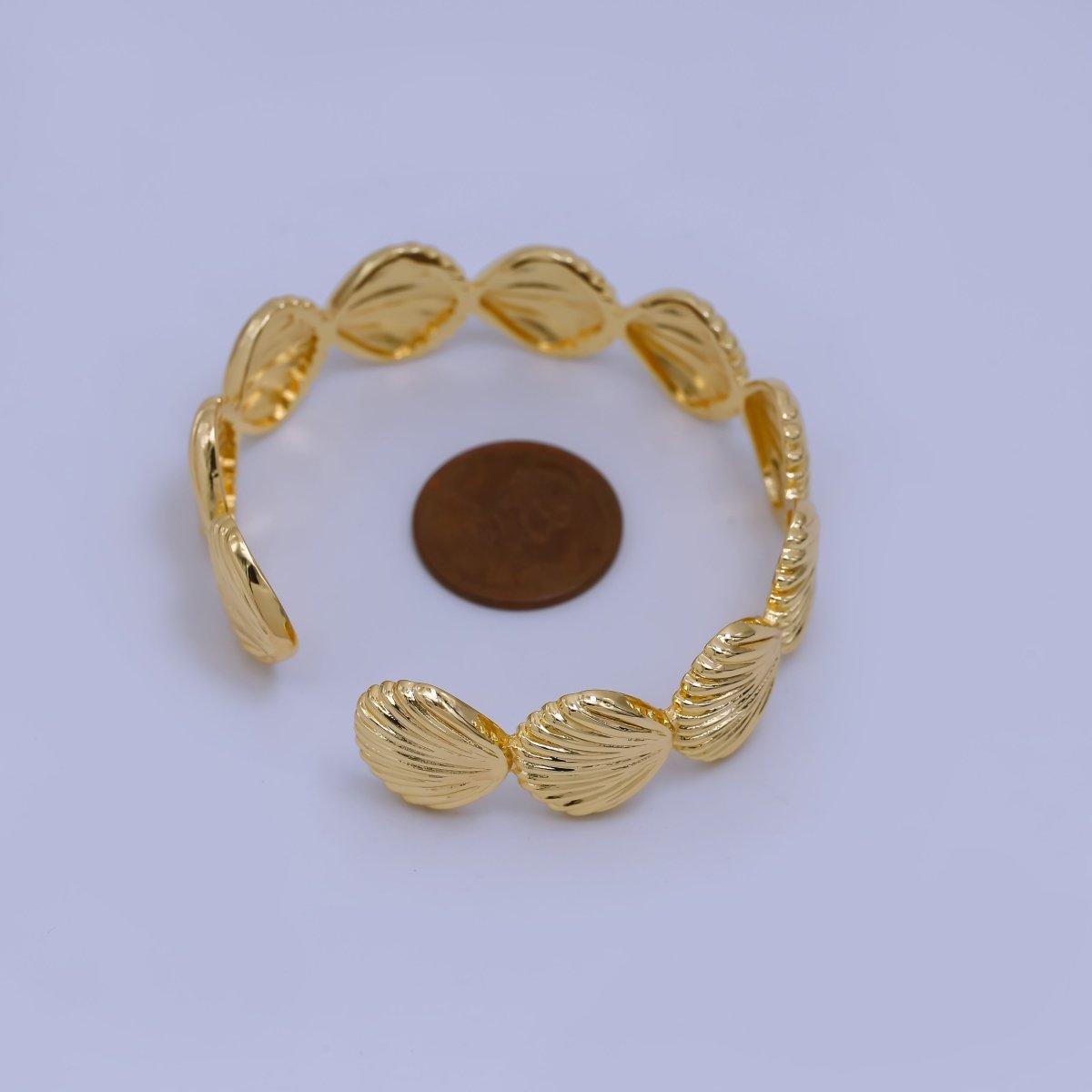 24K Gold Filled Clam Sea Shell Bangle Cuff Bracelet | WA - 3250 - DLUXCA