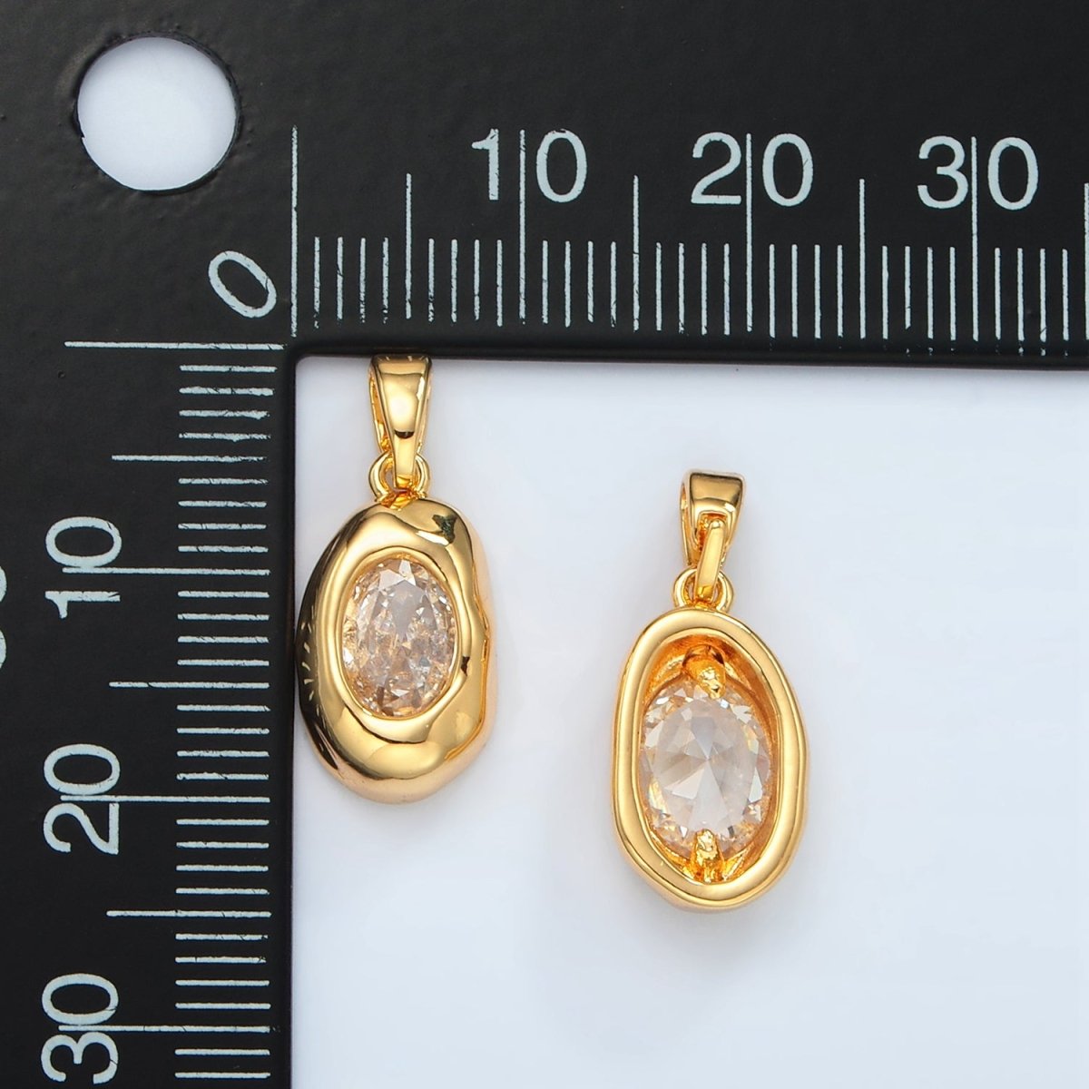 24K Gold Filled Clear CZ Oval Hammered Bezel Pendant | H792 - DLUXCA