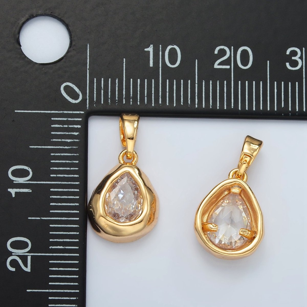 24K Gold Filled Clear CZ Teardrop Hammered Bezel Pendant | H515 - DLUXCA