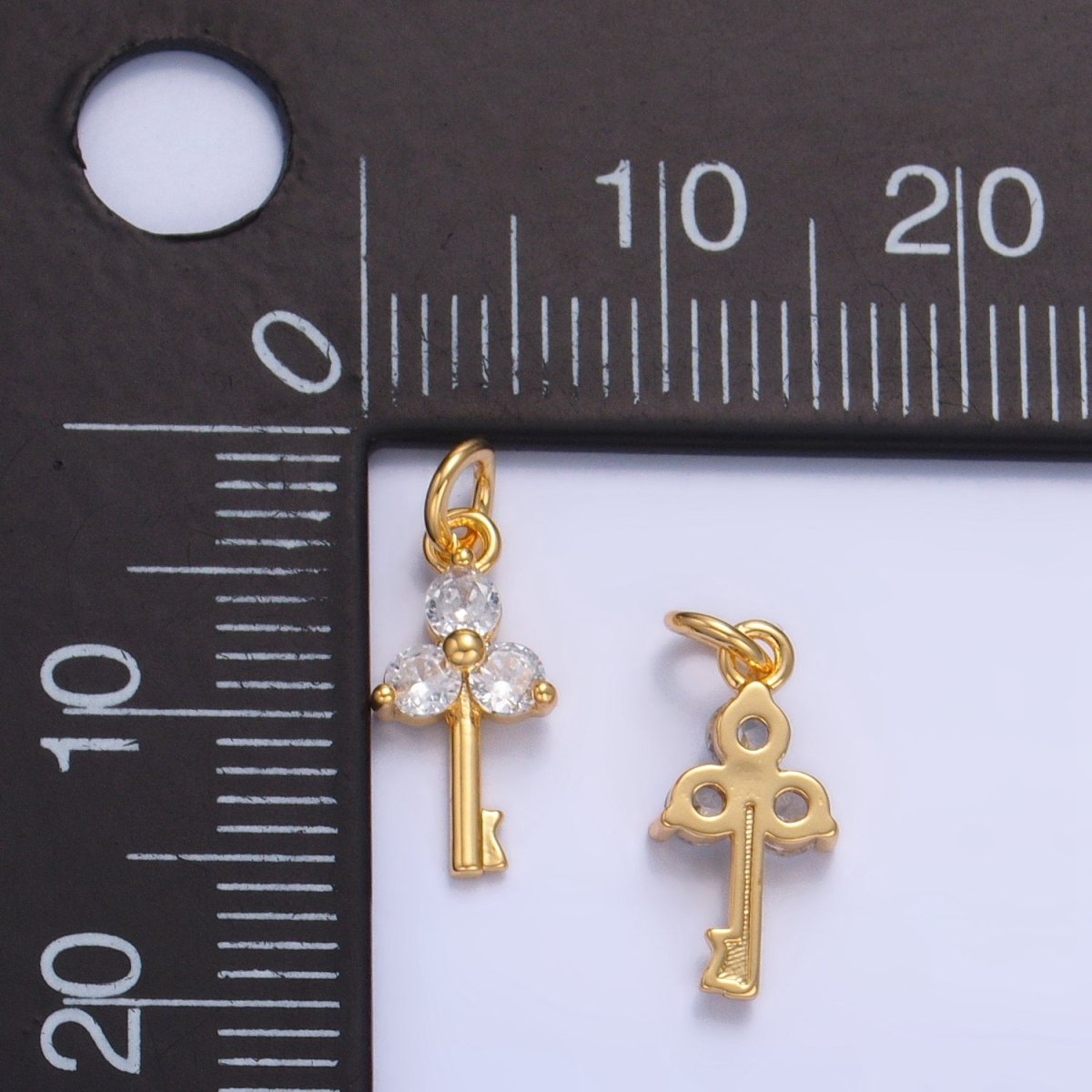 24K Gold Filled Clover CZ Key Charm | W044 - DLUXCA