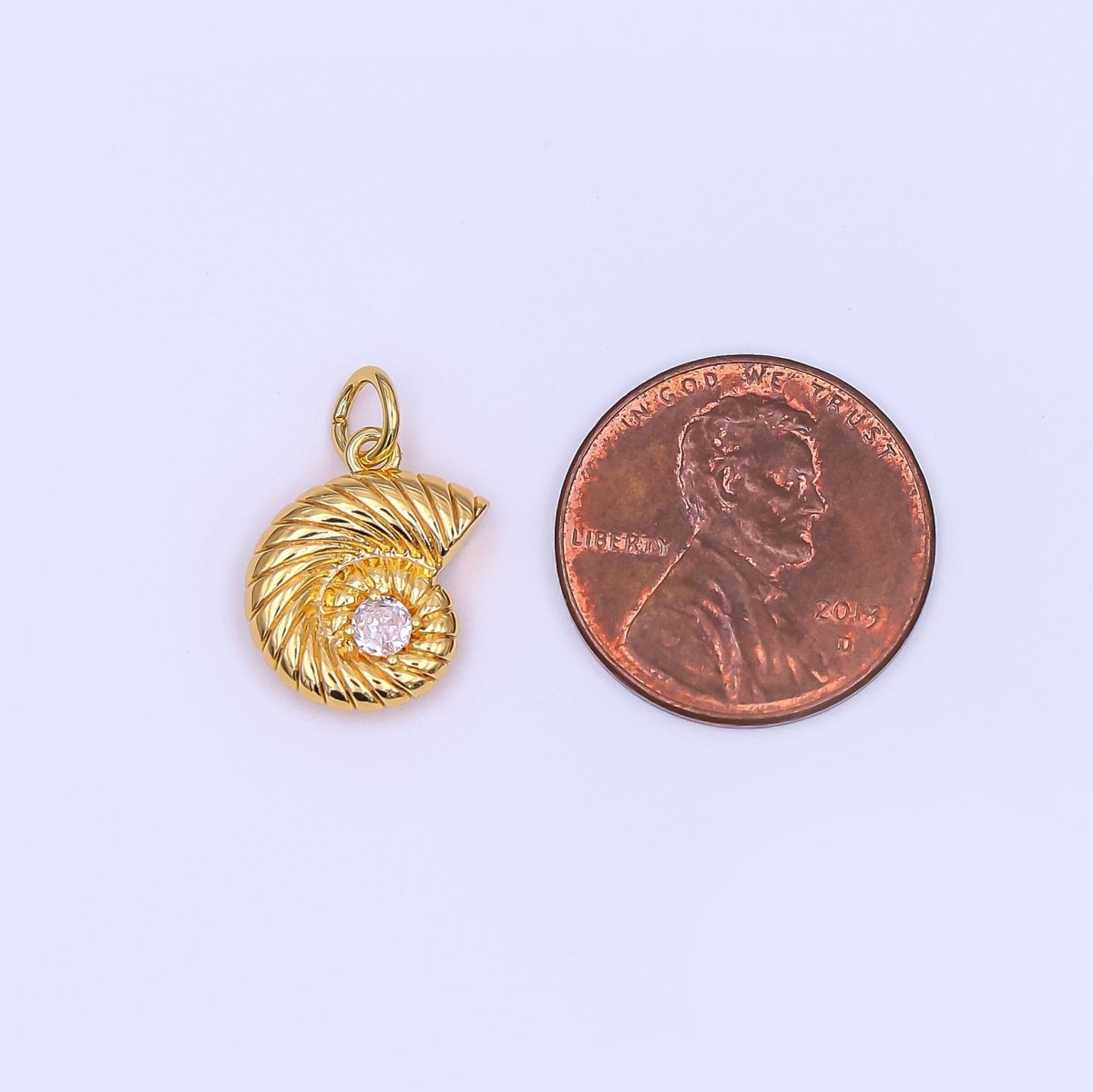 24k Gold Filled Conch Shell Charm | N - 00730 - DLUXCA