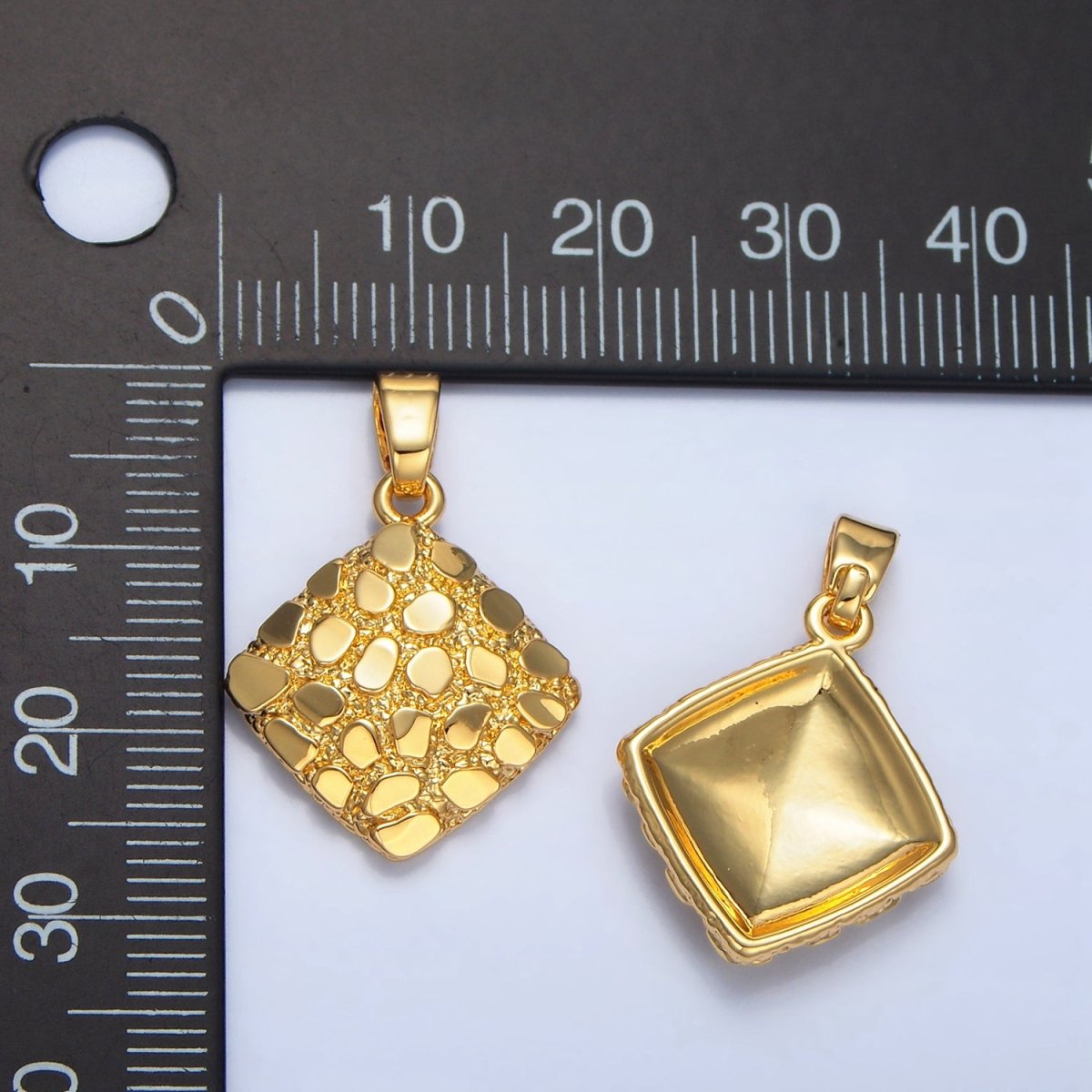 24K Gold Filled Edged Textured Rhombus Pendant | AA792 - DLUXCA