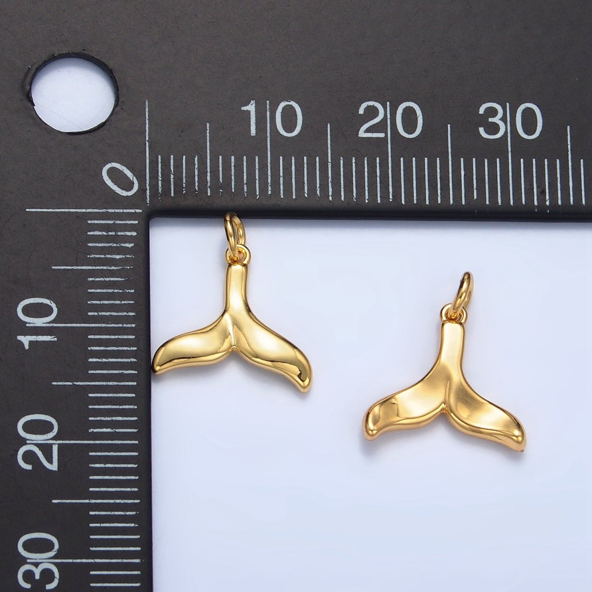 24K Gold Filled Fish Tail Minimalist Multidimensional Charm | W085 - DLUXCA