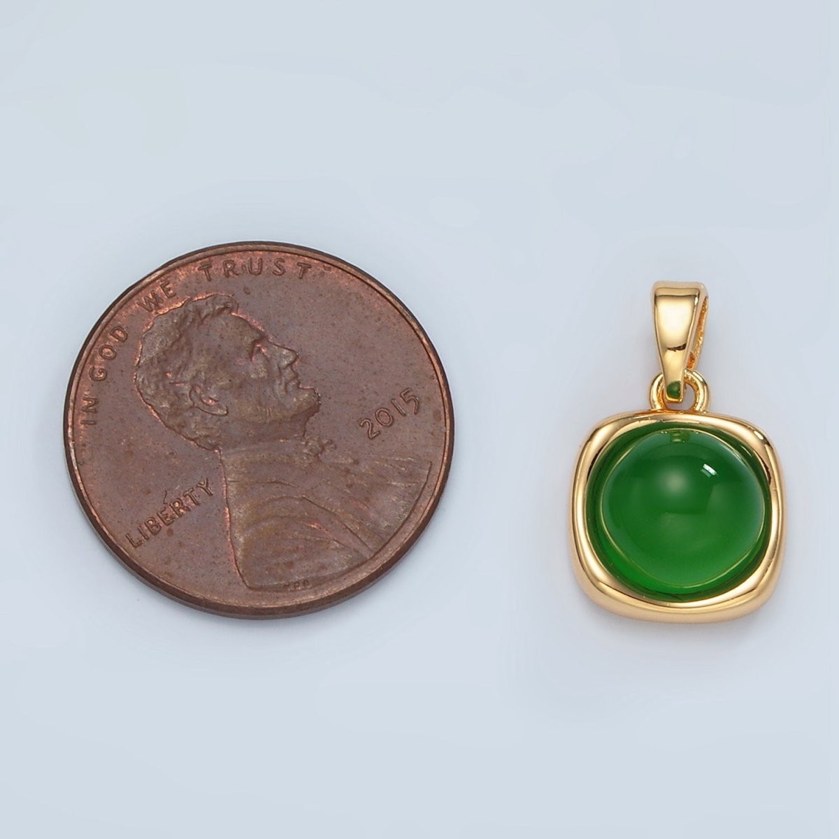 24K Gold Filled Green Aventurine Round Molten Bezel Pendant | H891 - DLUXCA