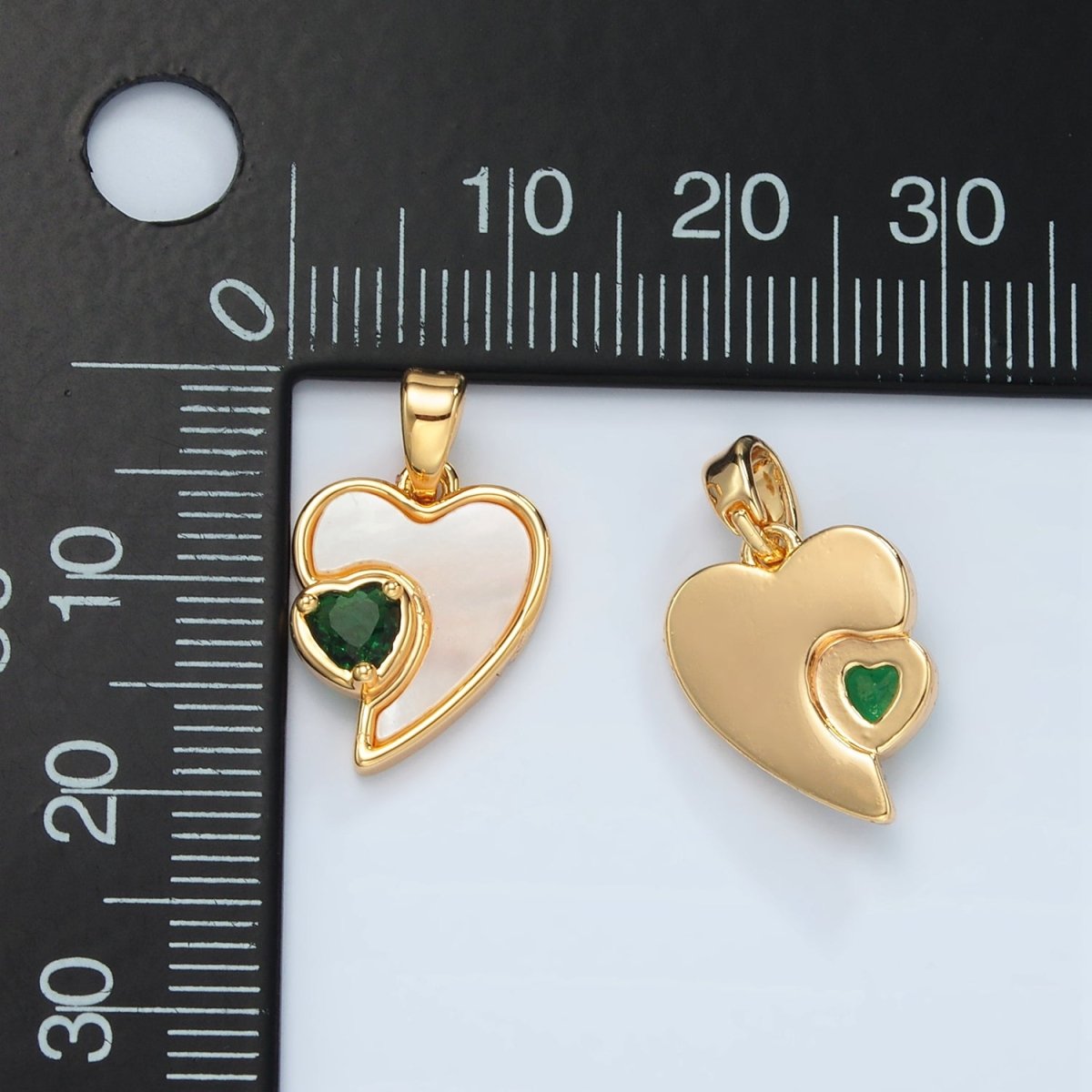 24K Gold Filled Green CZ Shell Pearl Heart Bezel Pendant | H739 - DLUXCA