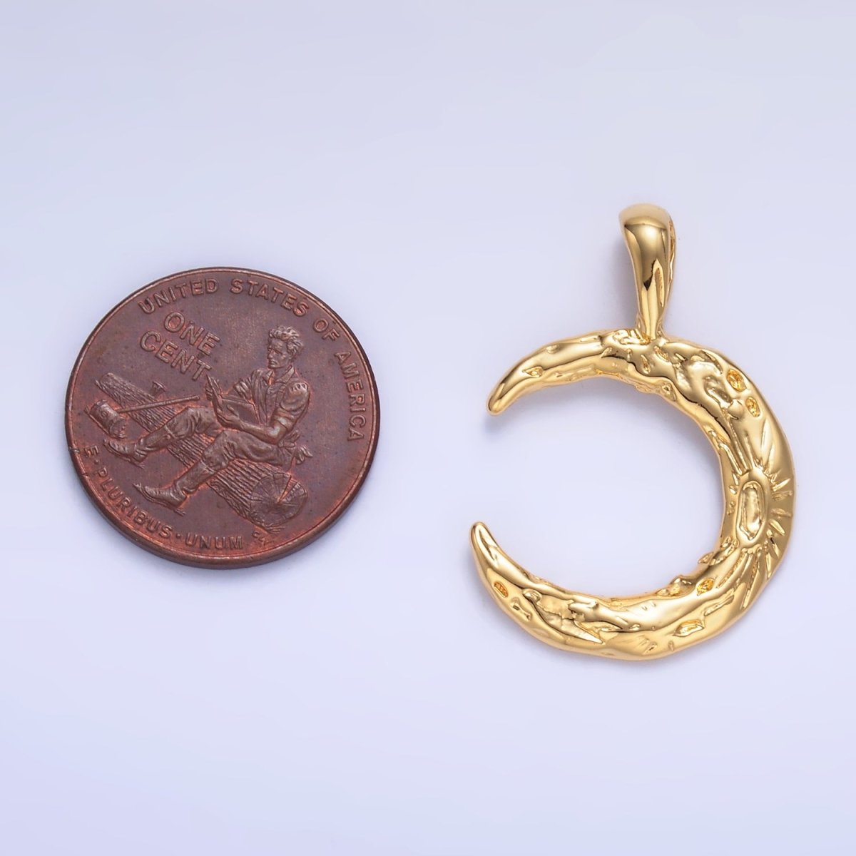 24K Gold Filled Hammered Celestial Crescent Moon Pendant | AA1081 - DLUXCA