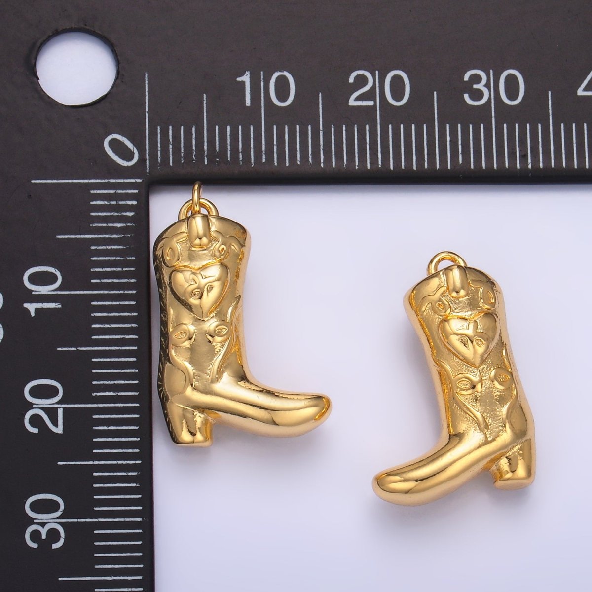 24K Gold Filled Heart Cowboy Boots Multidimensional Charm | W078 - DLUXCA