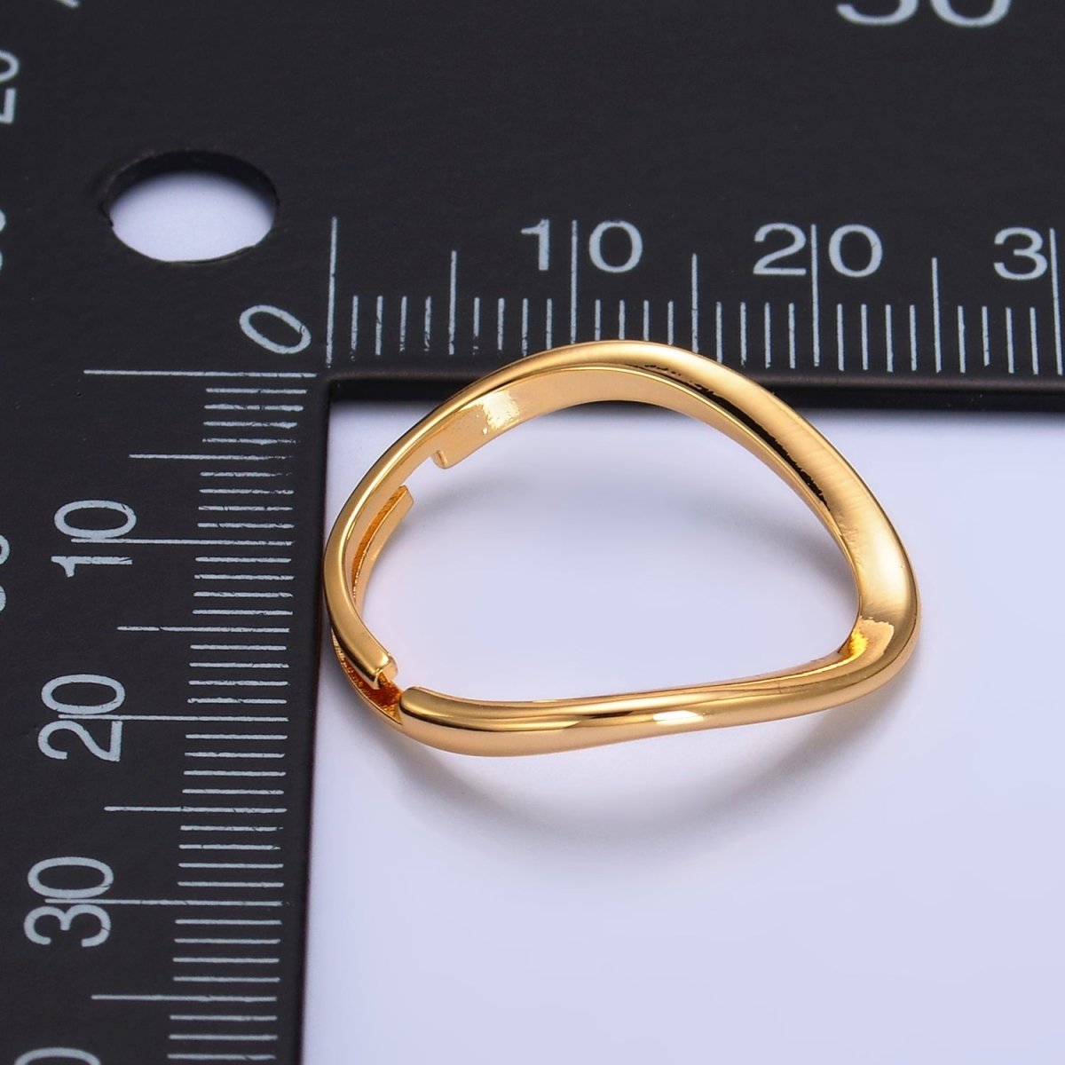 24K Gold Filled Minimalist Curved Chevron Ring | U432 - DLUXCA