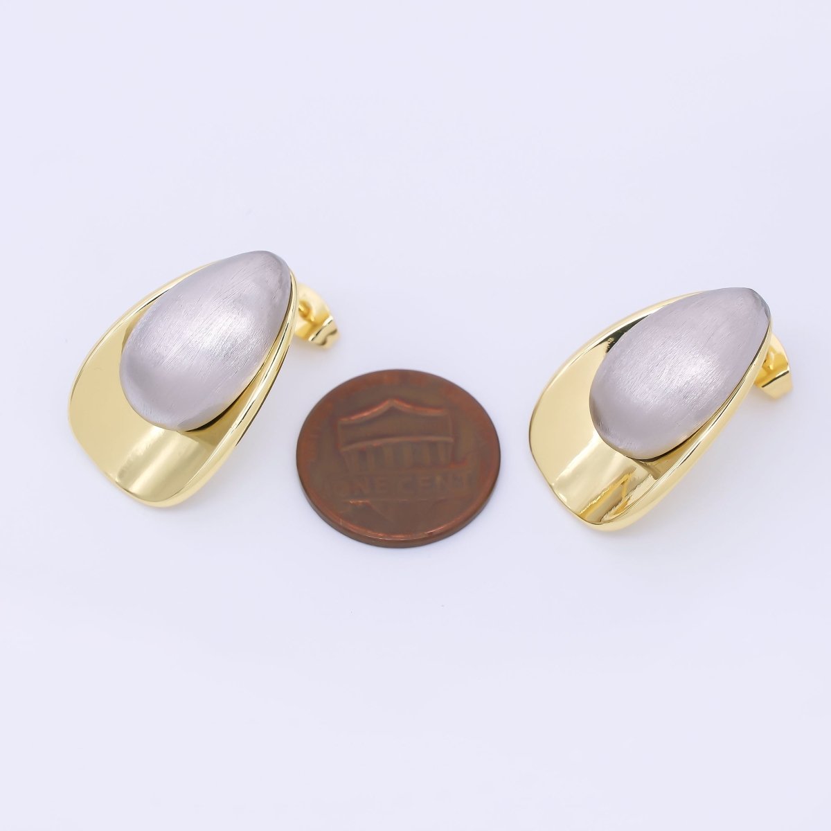 24K Gold Filled Mixed Metal Nail - Shaped Drop Stud Earrings | AI518 - DLUXCA