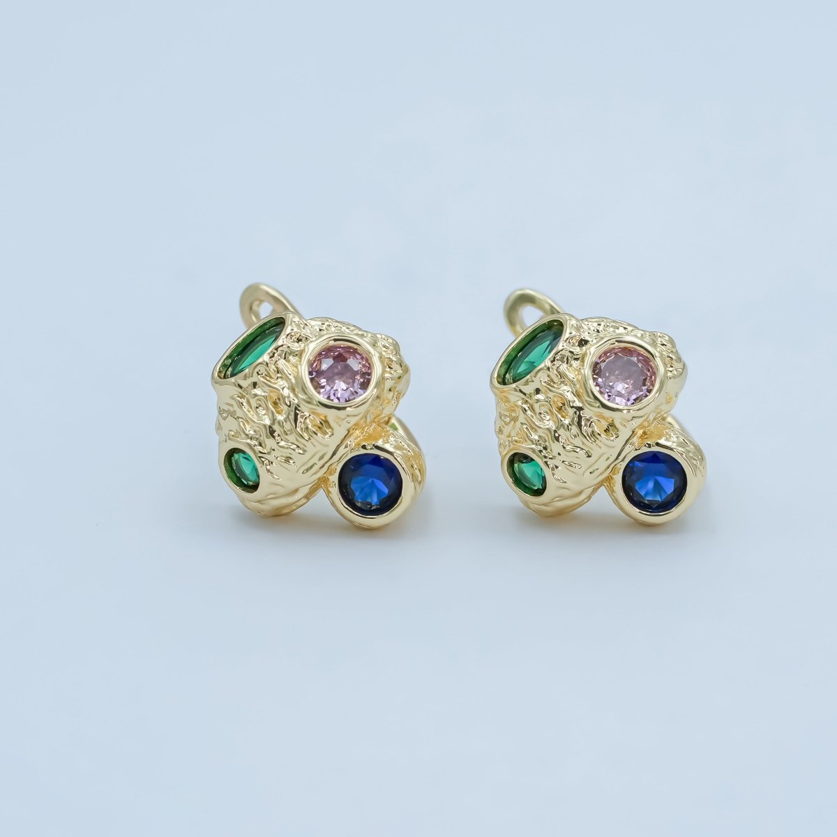 24K Gold Filled Multicolor CZ Hammered Mushroom English Lock Hoop Earrings | AI432 - DLUXCA