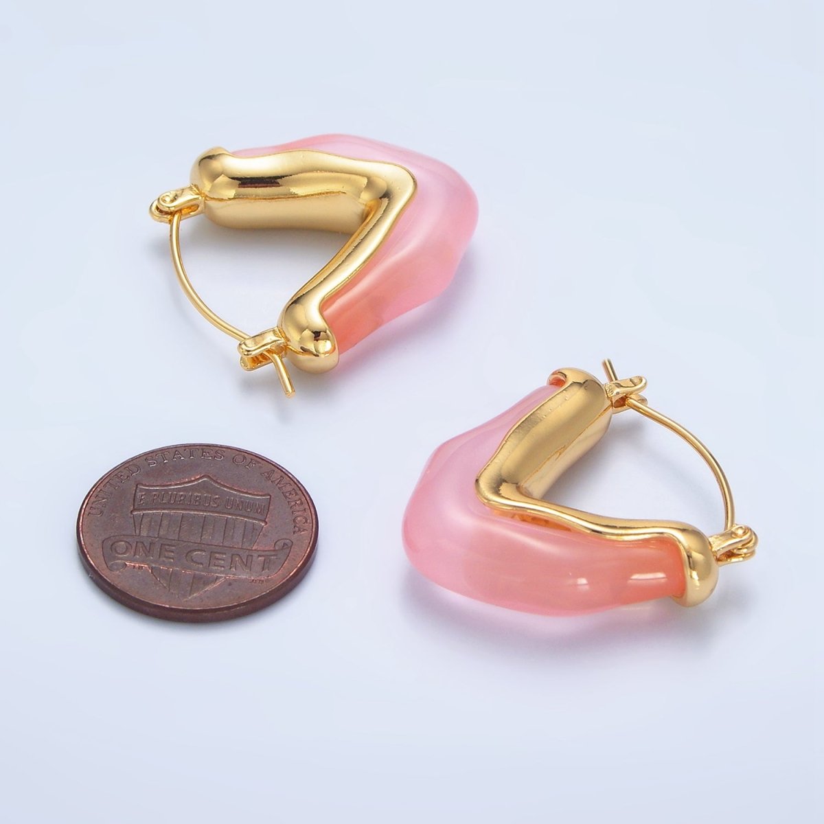 24K Gold Filled Resin V - Shaped Latch Hoop Earrings | P233 - P306 - DLUXCA