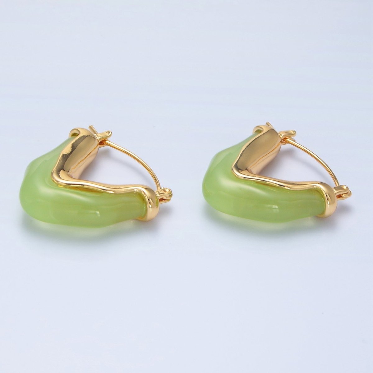 24K Gold Filled Resin V - Shaped Latch Hoop Earrings | P233 - P306 - DLUXCA