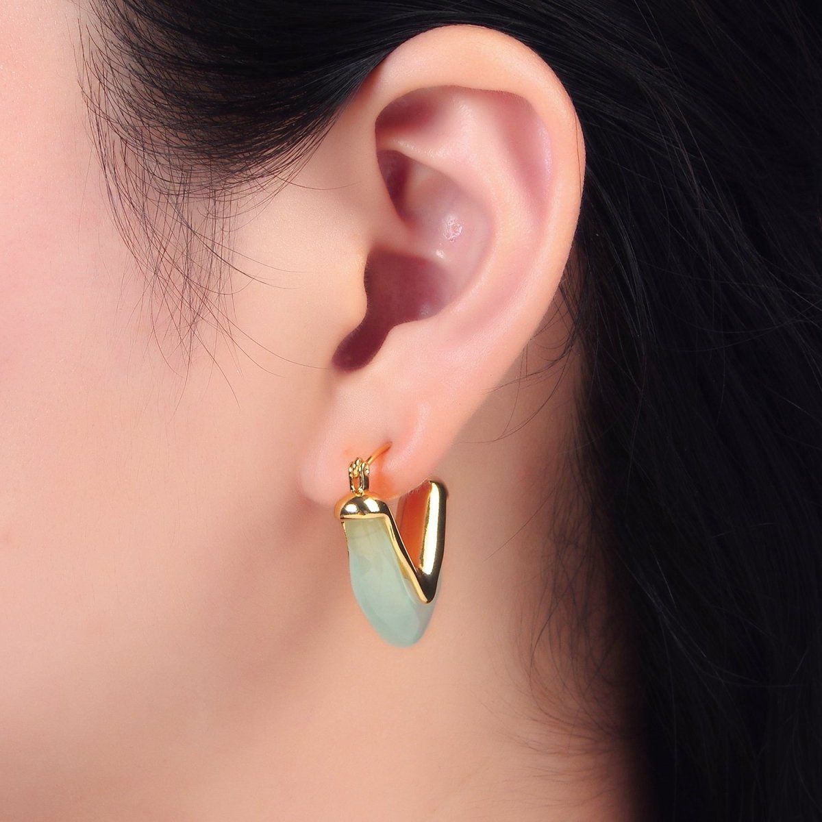 24K Gold Filled Resin V - Shaped Latch Hoop Earrings | P233 - P306 - DLUXCA