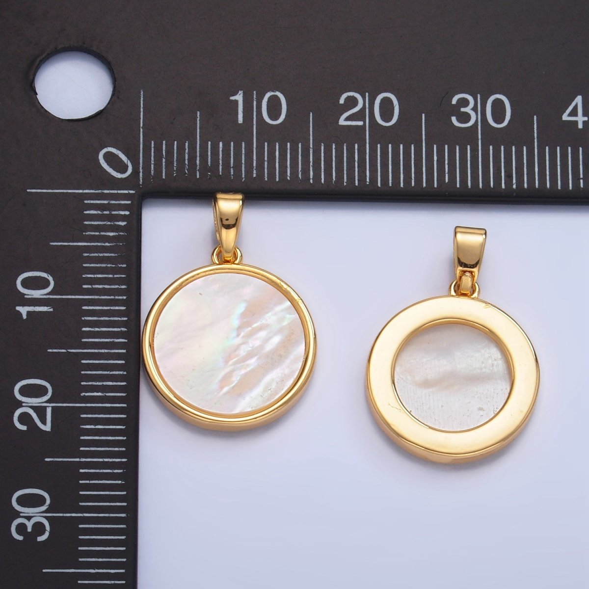 24K Gold Filled Shell Pearl Bezel Round Pendant | AA1044 - DLUXCA