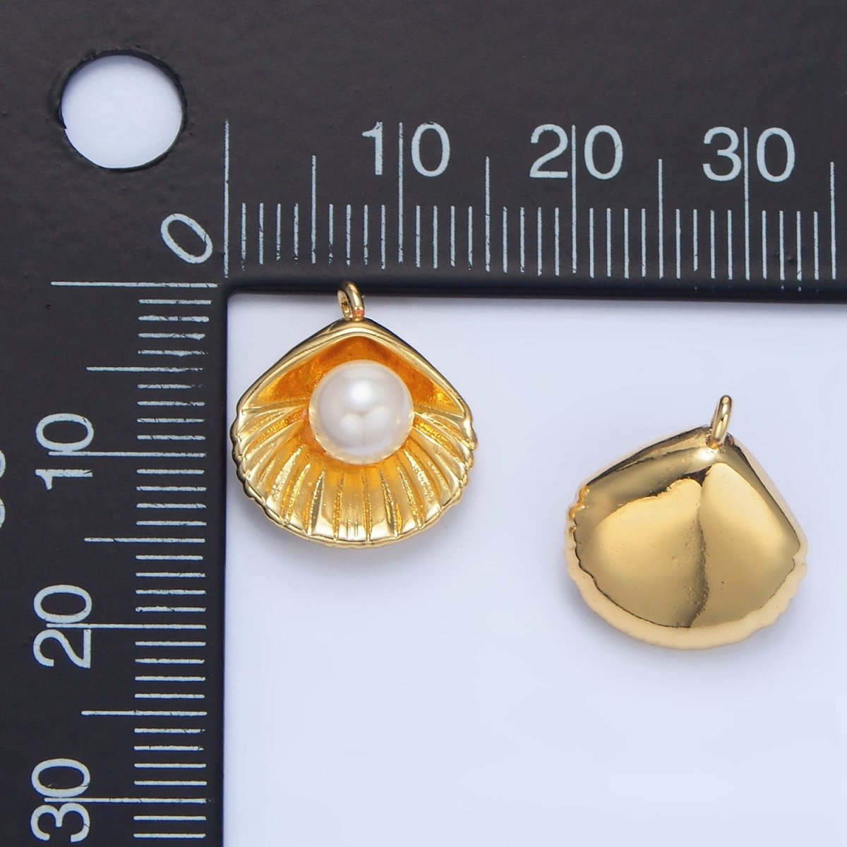 24K Gold Filled Shell Pearl Clam Sea Shell Pendant | X865 - DLUXCA