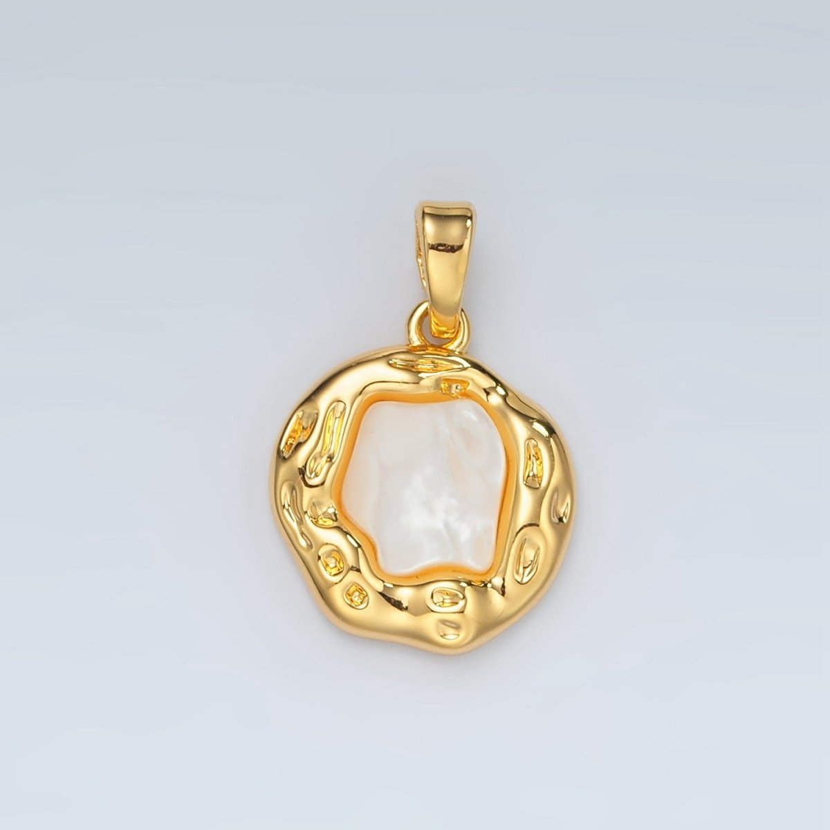 24k Gold Filled Shell Pearl Hammered Bezel Abstract Pendant | H - 751 - DLUXCA