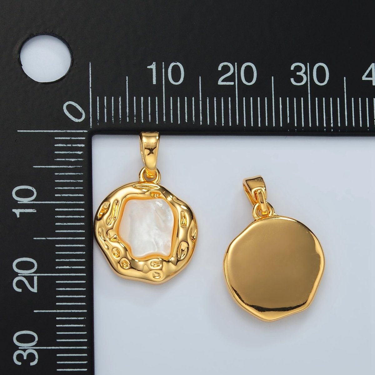 24k Gold Filled Shell Pearl Hammered Bezel Abstract Pendant | H - 751 - DLUXCA