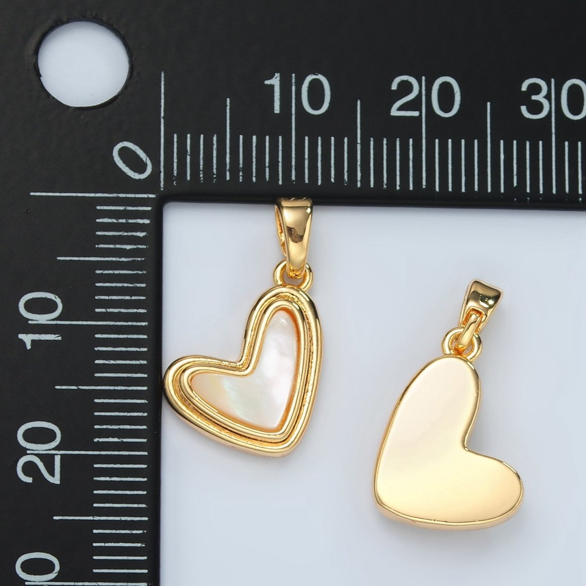 24K Gold Filled Shell Pearl Heart Bezel Pendant | H581 - DLUXCA