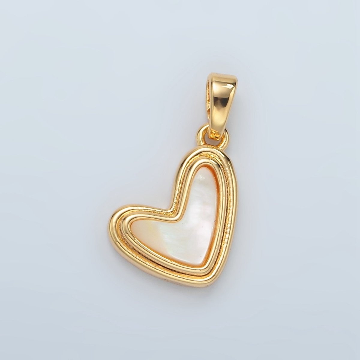 24K Gold Filled Shell Pearl Heart Bezel Pendant | H581 - DLUXCA